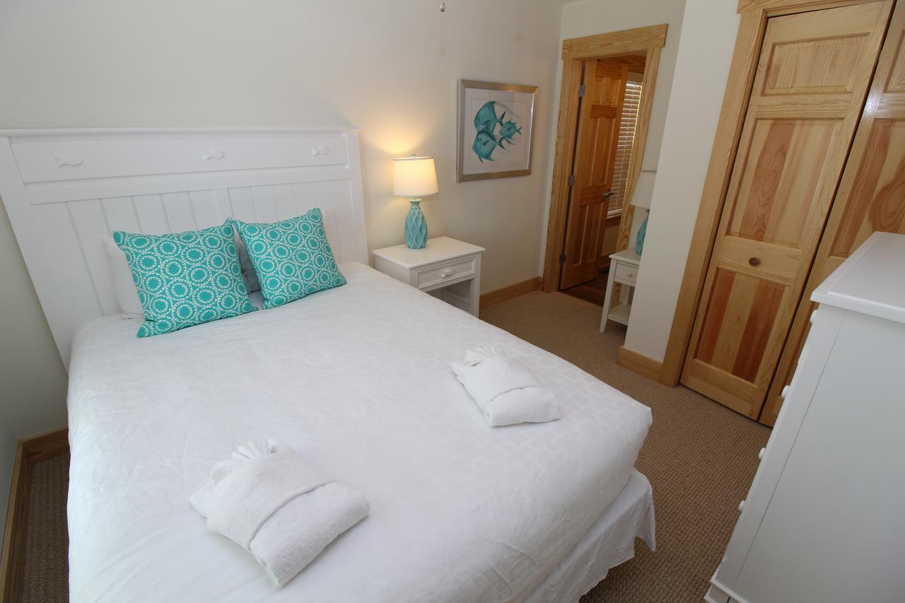 Whalebone Ocean Cottages By Kees Vacations ナグス・ヘッド エクステリア 写真