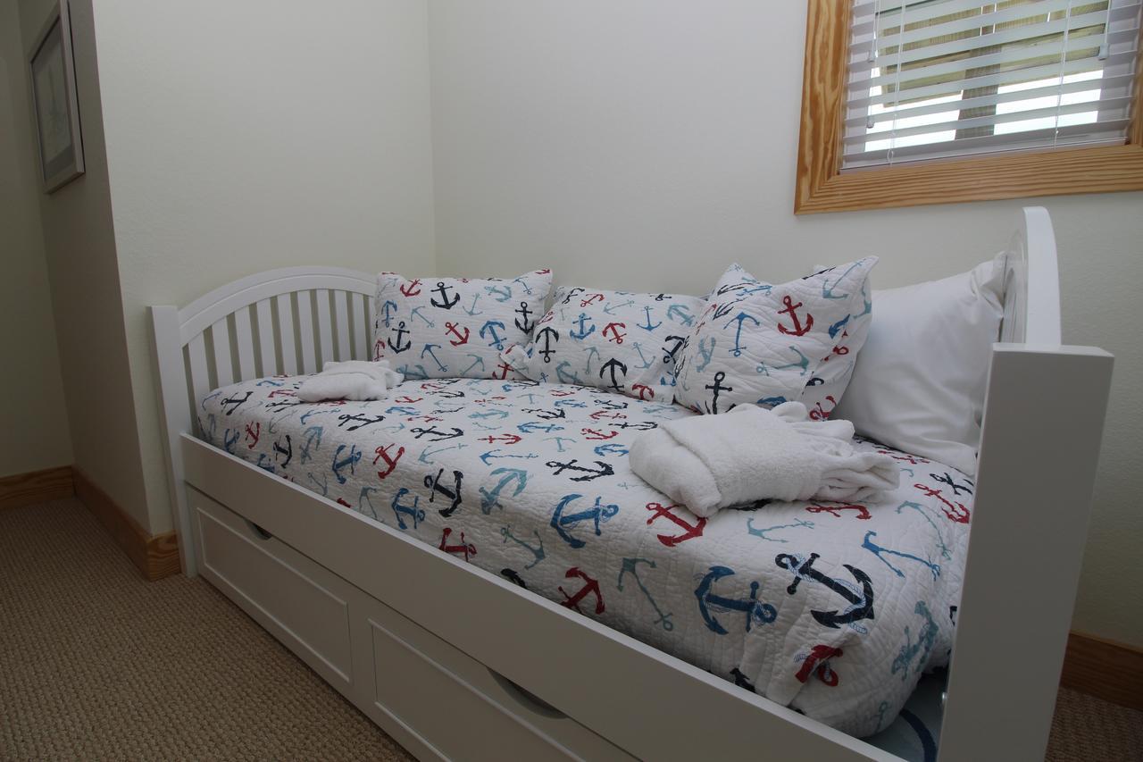 Whalebone Ocean Cottages By Kees Vacations ナグス・ヘッド エクステリア 写真