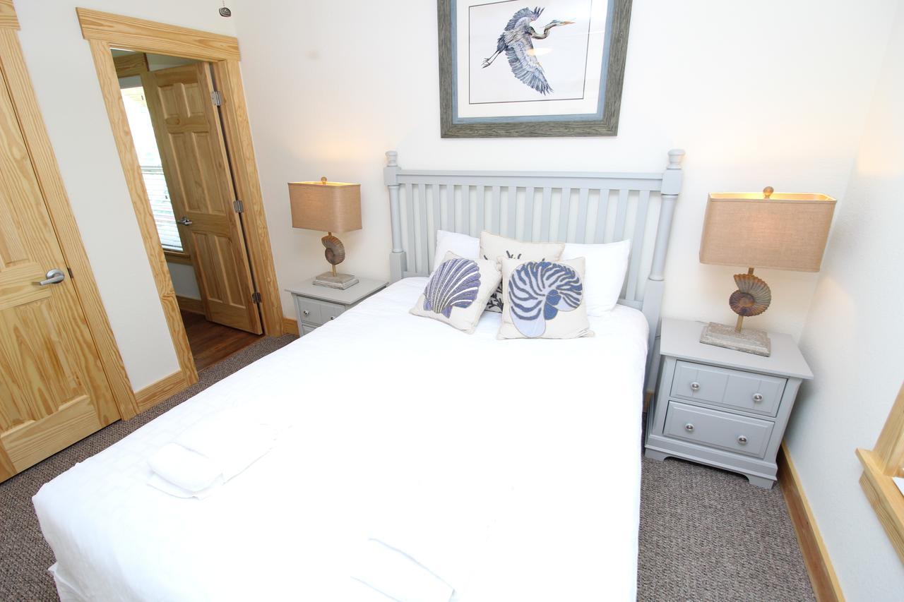 Whalebone Ocean Cottages By Kees Vacations ナグス・ヘッド エクステリア 写真