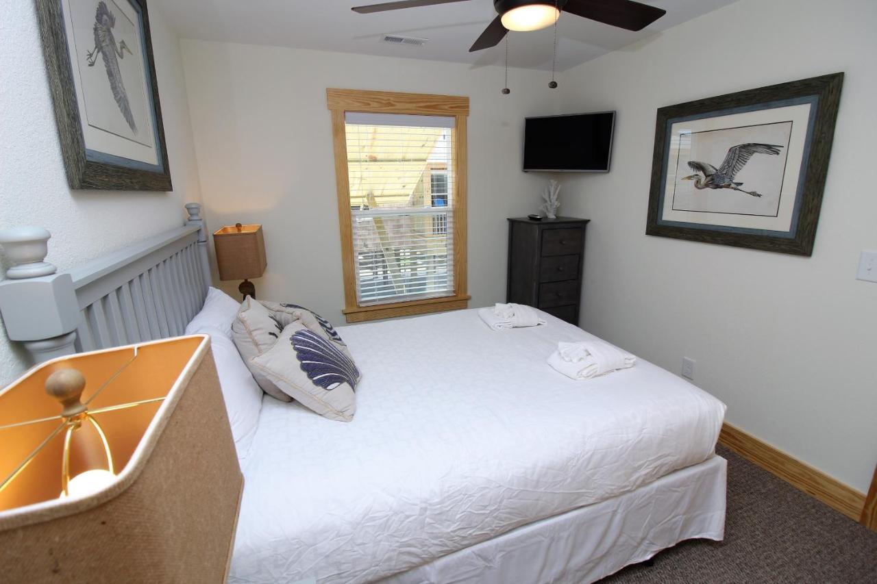 Whalebone Ocean Cottages By Kees Vacations ナグス・ヘッド エクステリア 写真